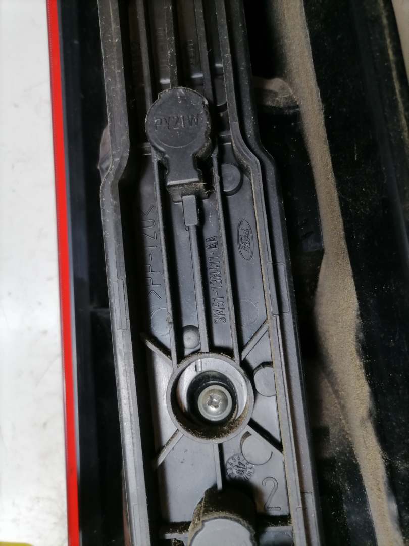 Ford C-Max original R&uuml;cklicht R&uuml;ckleuchte Schlussleuchte rechts Facelift Bj.2007